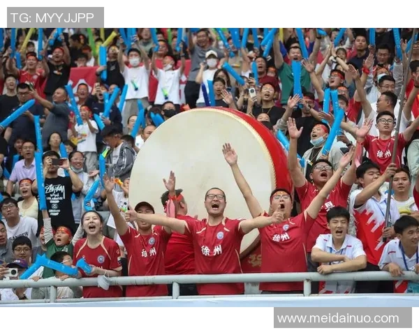 中国足球球星带球突破技艺精彩纷呈 揭秘场上晃人技巧与精彩瞬间 中国足球球星带球突破技艺精彩纷呈 揭秘场上晃人技巧与精彩瞬间